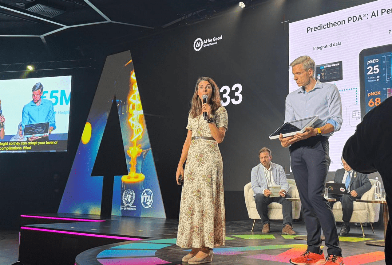 Eva Gubern, CEO de Predictheon, a l'escenari de l'AI for Good Innovation Factory